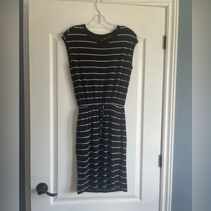 Perfect black and white summer/fall dress